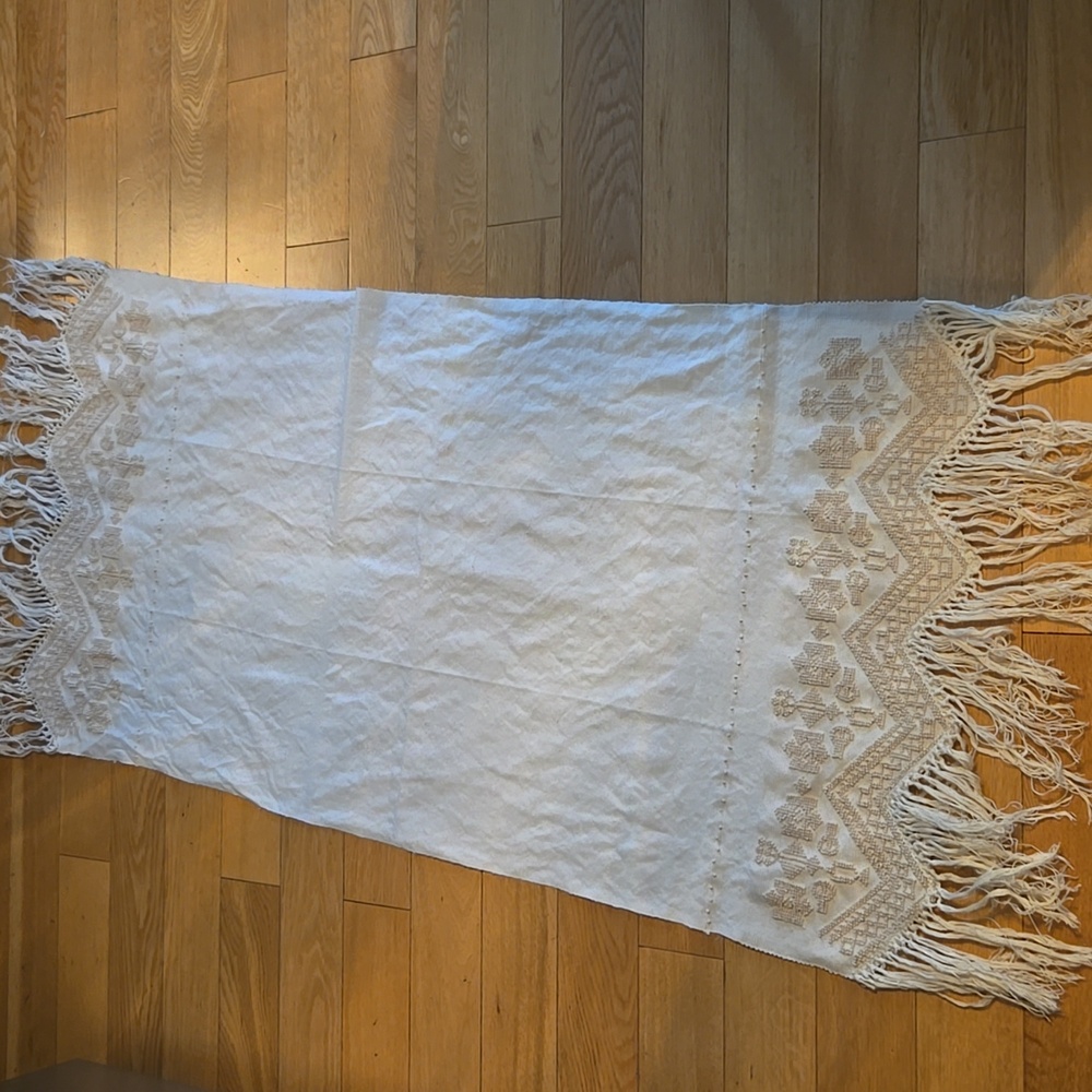 Cream Fringed Embroidered Throw Rug - Picture 2 of 10